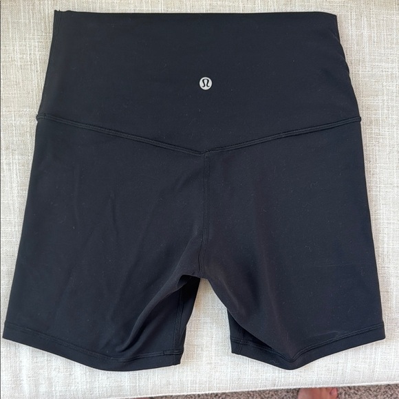 Lululemon Align Women's Black High-Waisted Shorts, 6 inch, size 6 - Picture 2 of 2